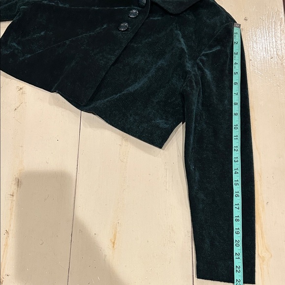 Elegant Dark Green Cropped Blazer - Picture 7 of 9